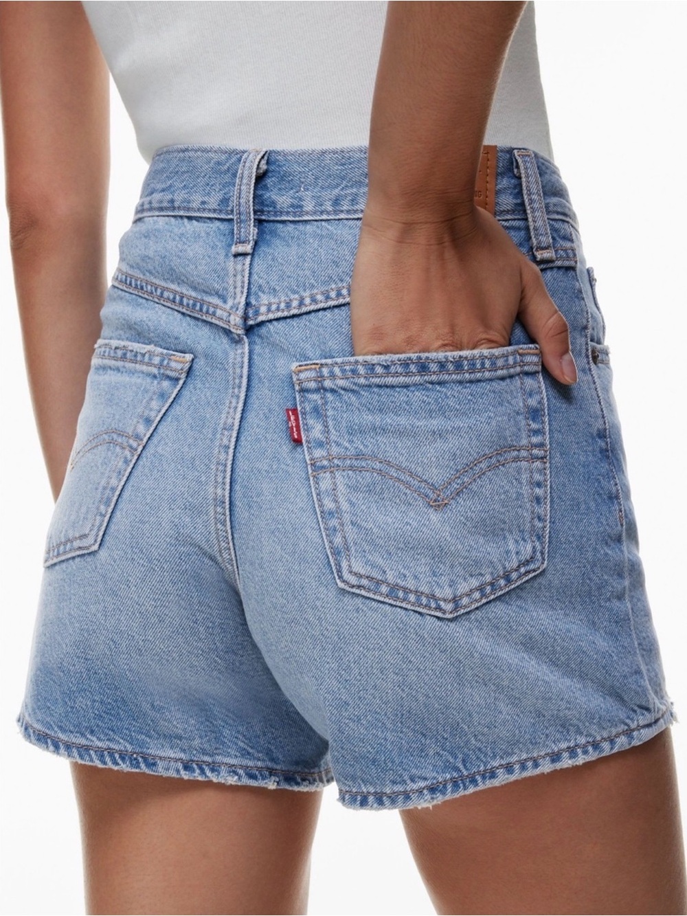 Levi's 80’s Mom shorts Light Blue High-Rise Denim 24